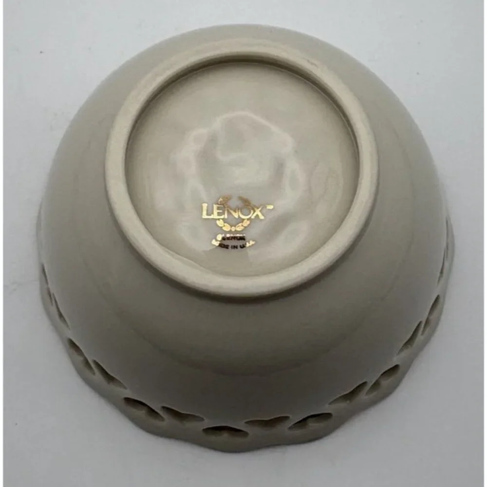 LENOX CHINA HEART COLLECTION PIERCED BOWL WITH 24K GOLD TRIM & EMBOSSED ROSE